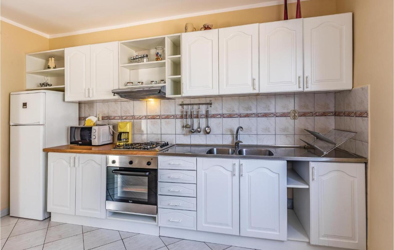 Gorgeous Apartment In Pula With Kitchen Zewnętrze zdjęcie